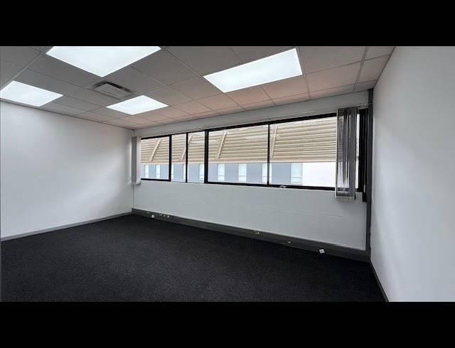 148M² OFFICE TO LET IN WESTVILLE
